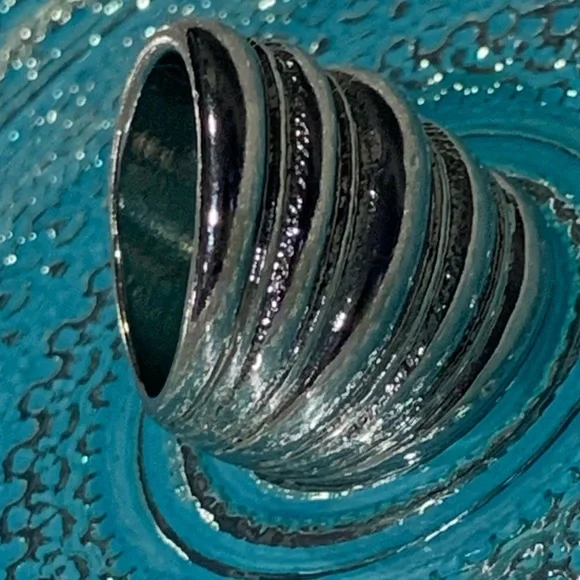 Silver Ring - Picture 11 of 12